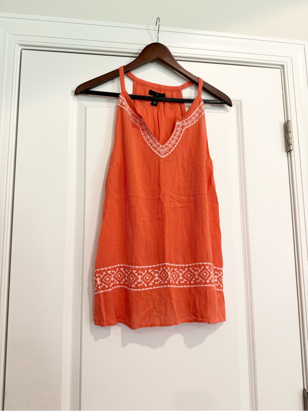 NWOT GAP Coral Tank Top with White Embroidered Trim